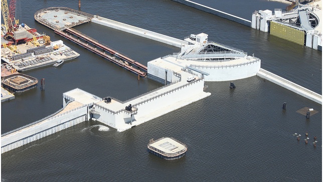 No easy task to prepare flood protection system if hurricane approaches