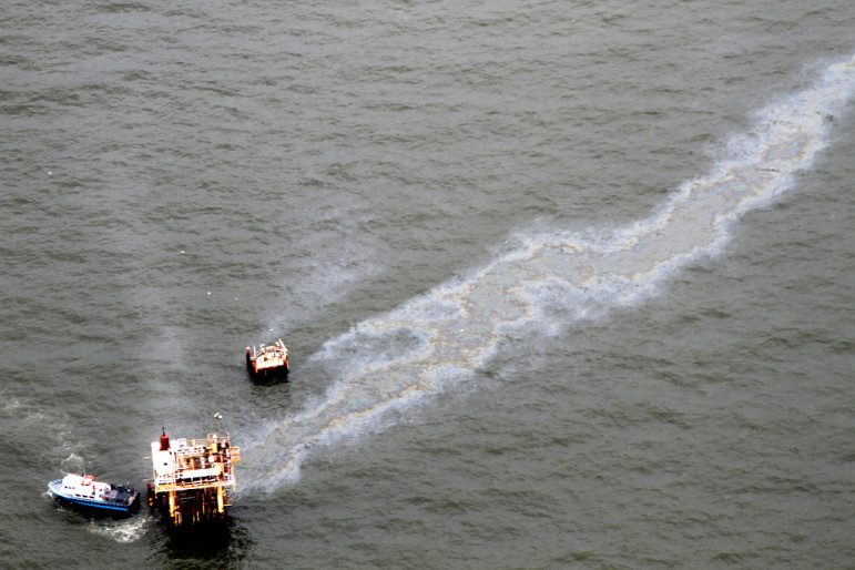 Volunteers use airborne patrols, satellite photos to spot oil spills along Louisiana coast